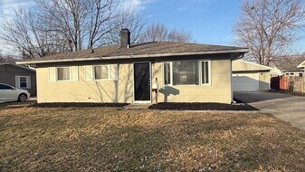 3310 N Fuller Dr in Indianapolis, IN - Building Photo