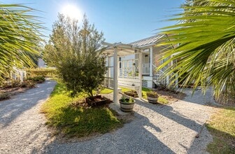 2207 Government St in Ocean Springs, MS - Building Photo - Building Photo