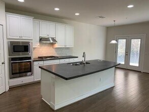 327 Bridgeford Dr in Austin, TX - Building Photo - Building Photo