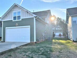 5834 Whitehawk Hill Rd in Mint Hill, NC - Foto de edificio - Building Photo