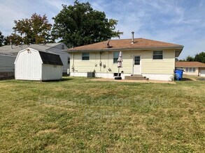 100 Florisota Dr in Florissant, MO - Building Photo - Building Photo