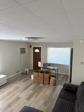 32-33 200th St in Queens, NY - Building Photo - Building Photo