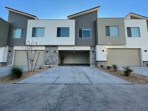 5764 S Russet Sun Dr in Saint George, UT - Building Photo - Building Photo