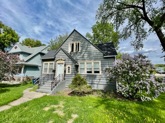 property at 523 S Mill St