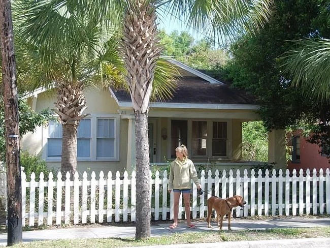 211 E Voorhis Ave in DeLand, FL - Foto de edificio - Building Photo