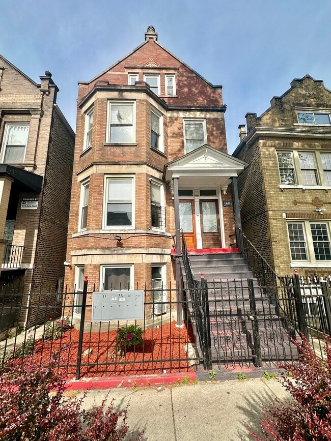 property at 2224 S Sawyer Ave