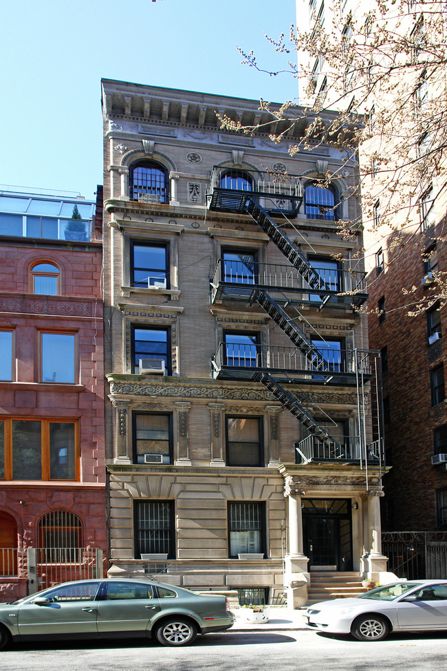 316 W 82nd St in New York, NY - Building Photo - Building Photo