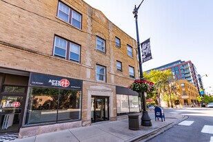 2480 N Lincoln Ave, Unit #  03 in Chicago, IL - Building Photo