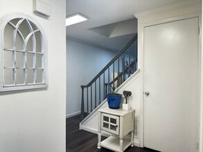 107 Thoreau Dr in Plainsboro, NJ - Building Photo - Building Photo