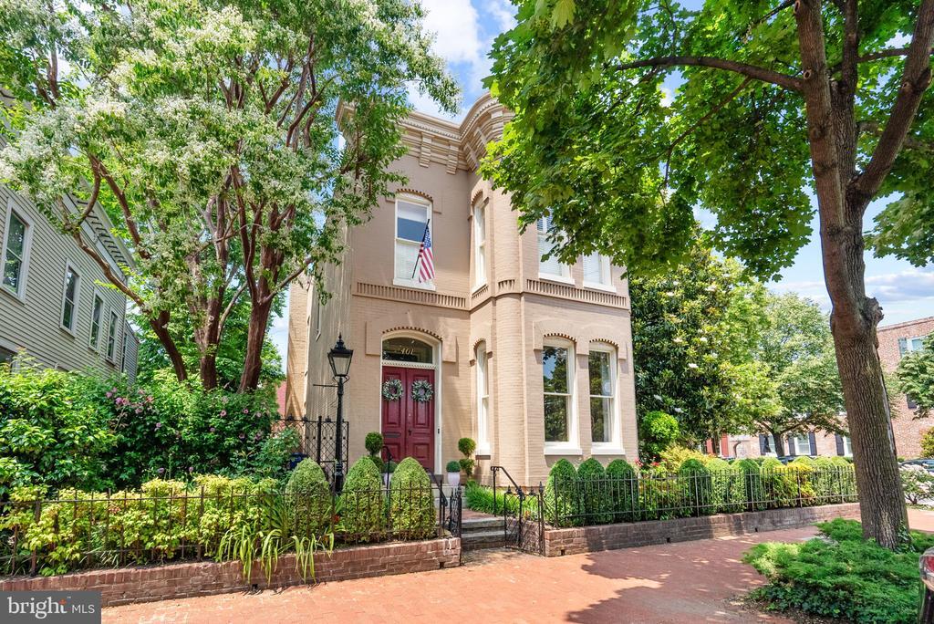 401 6th St SE in Washington, DC - Building Photo