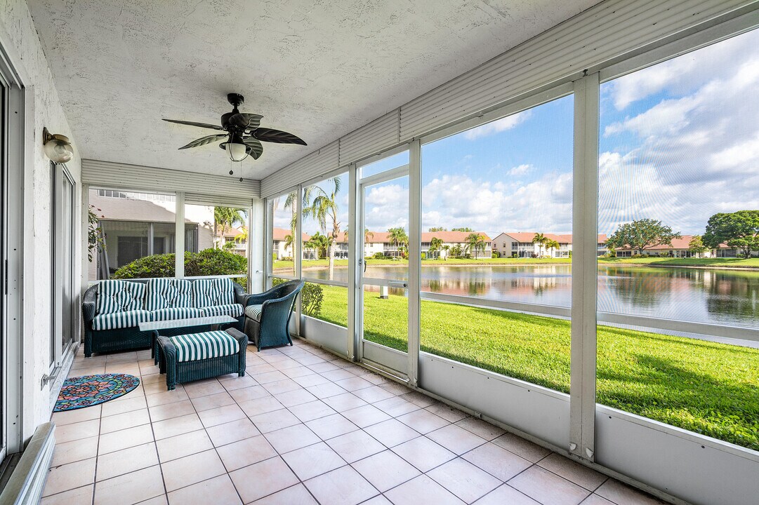 14407 Vía Royal in Delray Beach, FL - Building Photo