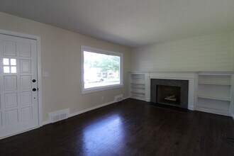 5529 Barkley St in Mission, KS - Building Photo - Building Photo