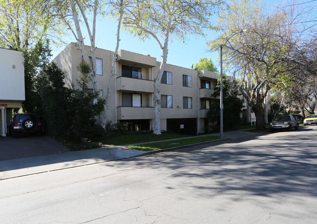 Otsego Arms in North Hollywood, CA - Building Photo