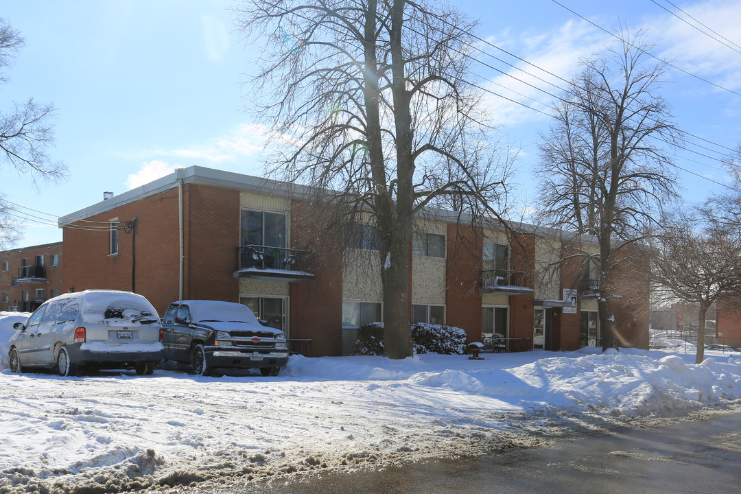 25 Walton Ave in Kitchener, ON - Building Photo