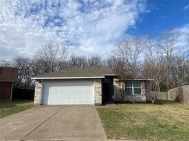 1417 Marena Moore Way in Dallas, TX - Building Photo