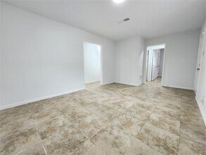 2633 Crestbrook Ln in Grand Prairie, TX - Building Photo - Building Photo