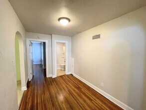 800 N Poplar St in Hutchinson, KS - Building Photo - Building Photo