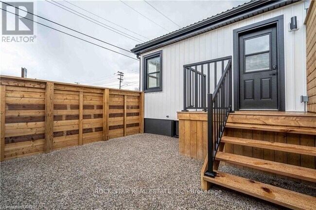 500 Upper Gage Ave in Hamilton, ON - Building Photo - Building Photo
