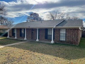 422 Bella St in Duncanville, TX - Building Photo - Building Photo