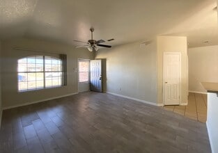 2002 Charleston Ct, Unit B in Killeen, TX - Building Photo - Building Photo