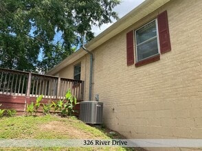 326 River Dr in McMinnville, TN - Building Photo - Building Photo