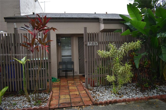 1235 NW 122nd Terrace in Pembroke Pines, FL - Building Photo - Building Photo