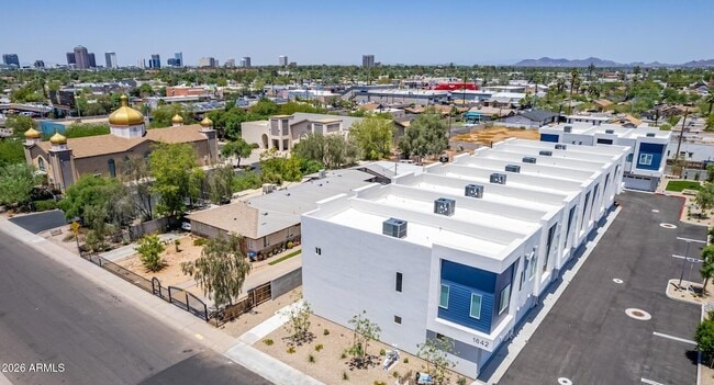 property at 1642 E Monte Vista Rd