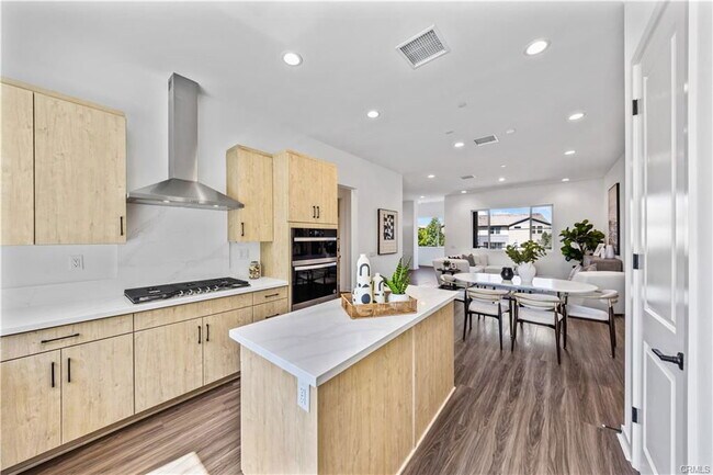 1073 Cadence in Irvine, CA - Building Photo - Building Photo