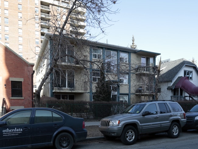 The Winston in Calgary, AB - Building Photo - Building Photo