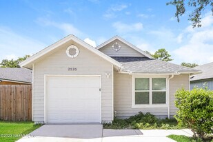 2520 Townsquare Dr in Jacksonville, FL - Building Photo