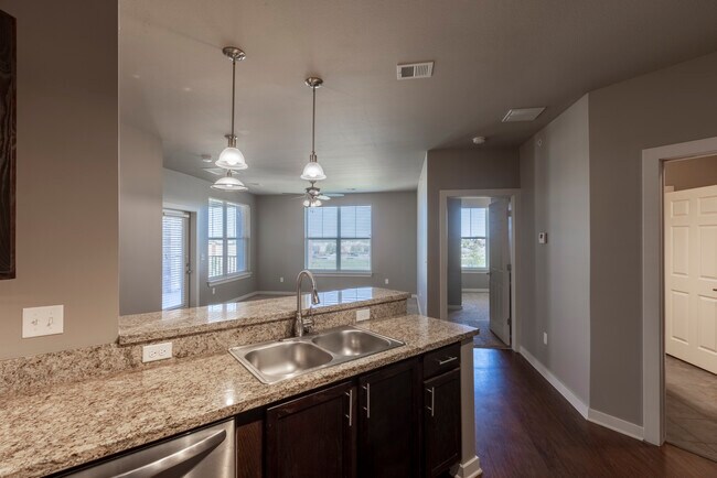Shadow Lake Square in Papillion, NE - Building Photo - Building Photo