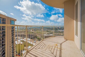 3505 Sage Rd in Houston, TX - Building Photo - Building Photo