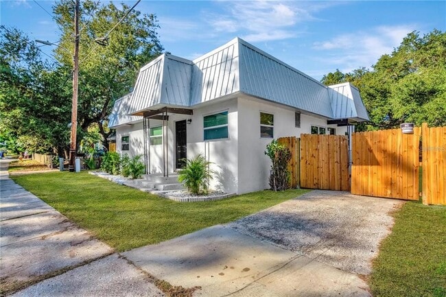 610 Woodlawn St in Clearwater, FL - Building Photo - Building Photo