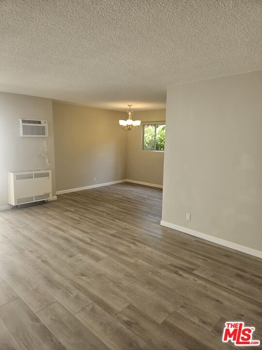 property at 1035 N Harper Ave