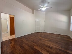 1106 N Crenshaw St in Visalia, CA - Building Photo - Building Photo