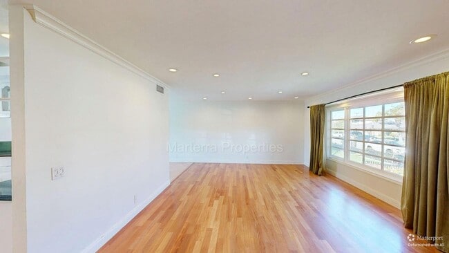 1977 Flamingo Dr in Costa Mesa, CA - Building Photo - Building Photo