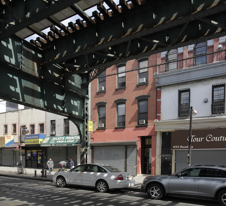 1079 Broadway in Brooklyn, NY - Foto de edificio