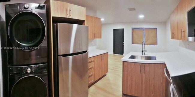 4557 NW 14th Ave in Miami, FL - Building Photo - Building Photo