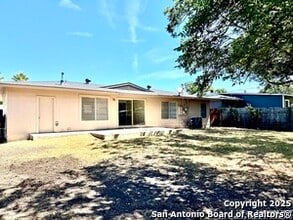 410 Shannon Lee St in San Antonio, TX - Building Photo - Building Photo