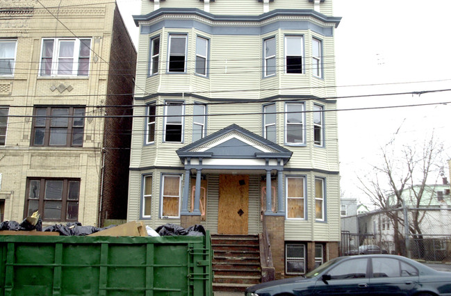 617 Bramhall Ave in Jersey City, NJ - Foto de edificio - Building Photo