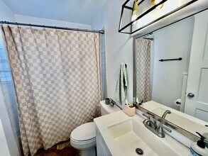 5279 E The Toledo-Apt 5 in Long Beach, CA - Building Photo - Building Photo