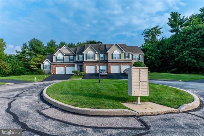 property at 908 Holly Ct