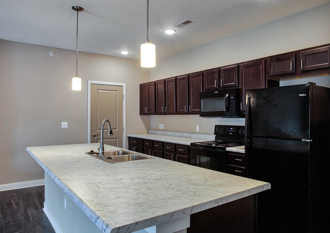 Edmond Senior in Charlotte, MI - Building Photo - Building Photo