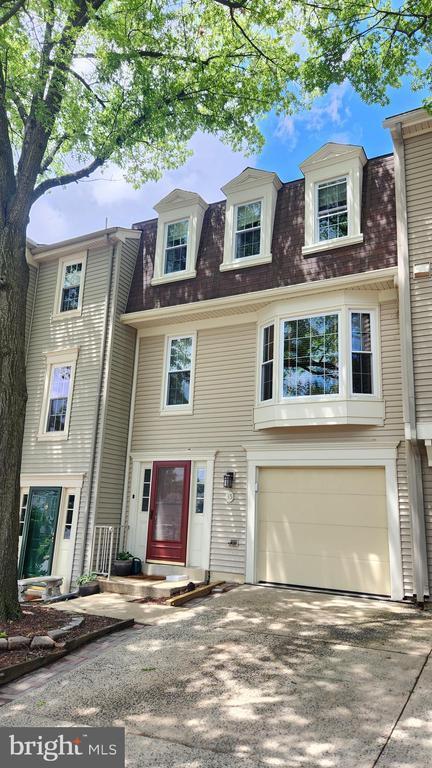 property at 35 S Floyd St