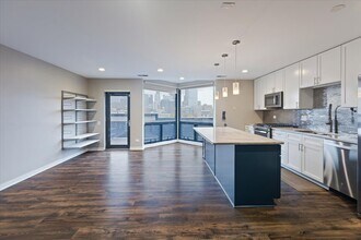 222 S Racine Ave in Chicago, IL - Building Photo - Building Photo