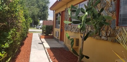 2245 Fillmore St, Unit 1 in Hollywood, FL - Building Photo - Building Photo