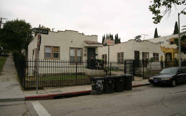 801 N Vendome St in Los Angeles, CA - Building Photo - Building Photo