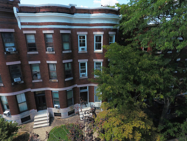 Charles Village End of Group in Baltimore, MD - Building Photo - Building Photo