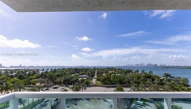 7900 Harbor Island Dr in Miami Beach, FL - Foto de edificio - Building Photo