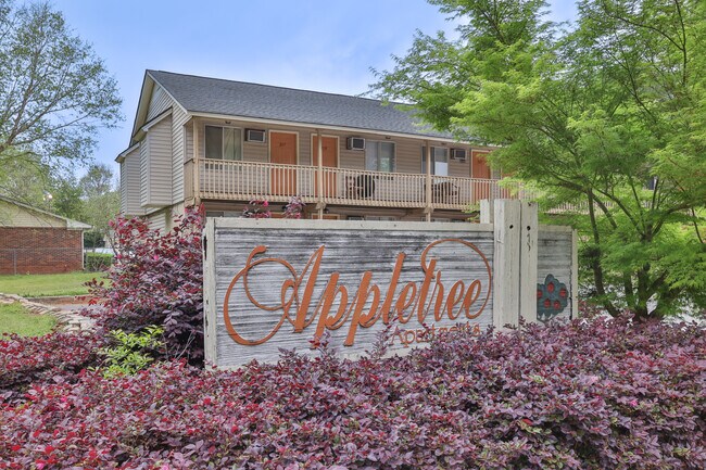 Appletree Apartments in Central, SC - Building Photo - Building Photo